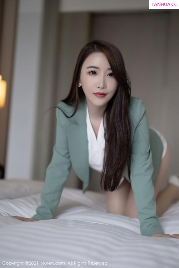 谢芷馨  宅男女神绯月樱 浅绿色的职业装第39张图片